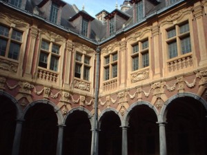 France-Lille-VieilleBourse-Cloitre